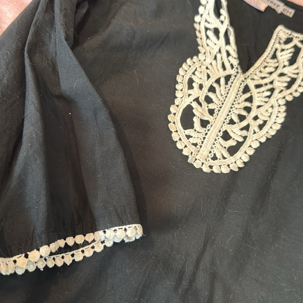 Beautiful GRETCHEN SCOTT Black Tunic Sz XL White Lace and Fringe Z43 - Picture 4 of 5